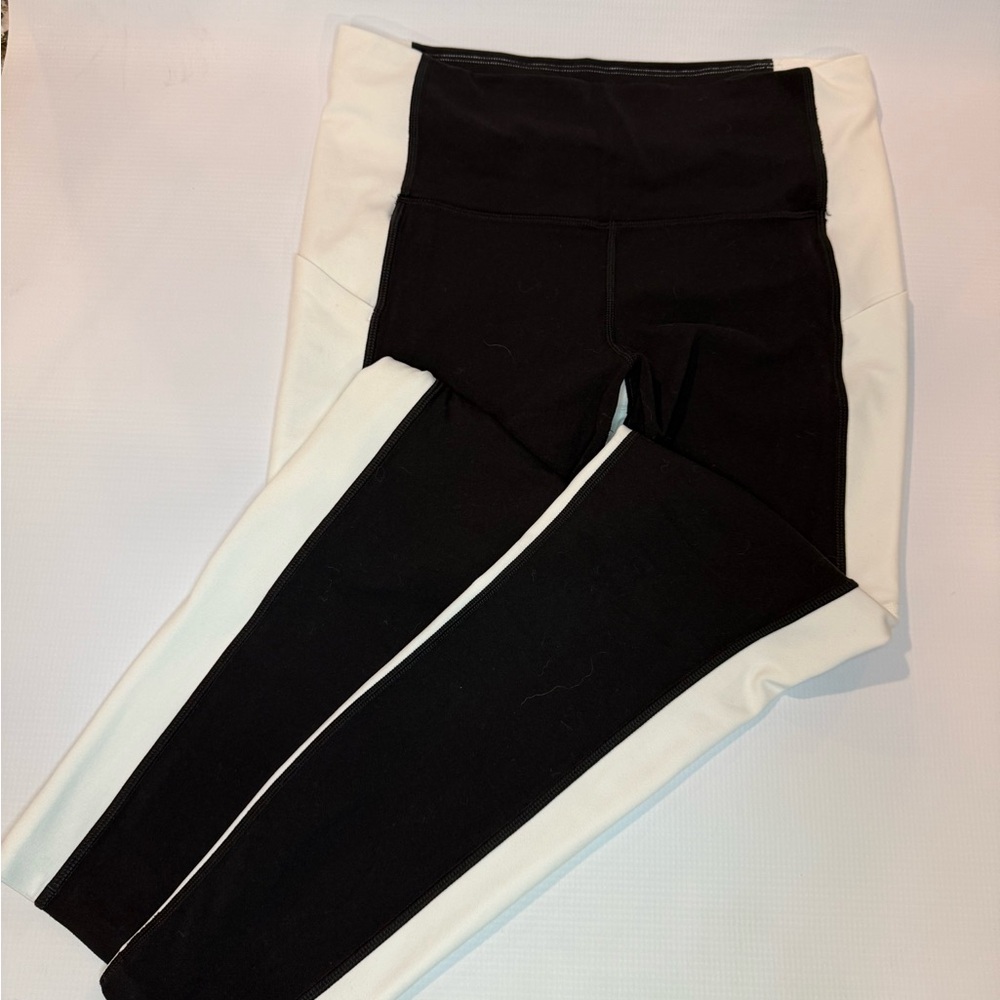 Athleta Black and White Leggings for Versatile Style